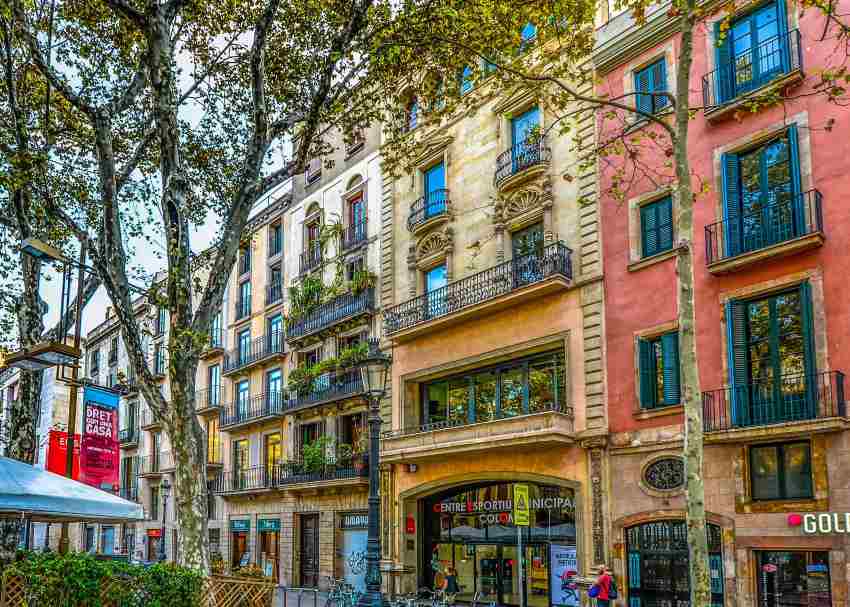 Pbas In 2023 duurde het 61,9% langer om een woning in Barcelona te verkopen dan in het voorgaande jaar